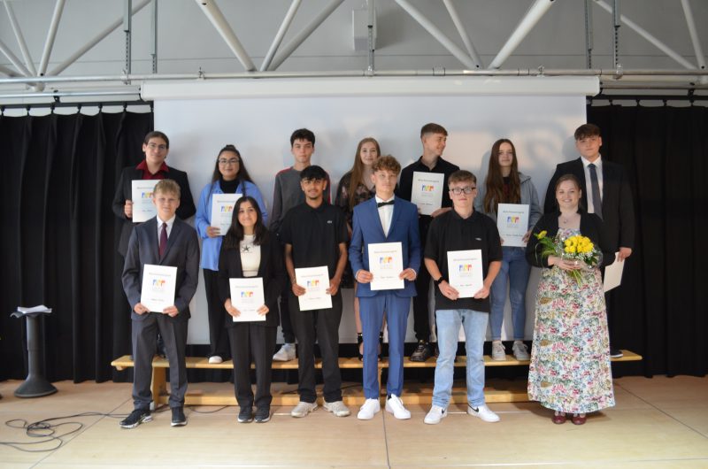 GeschwisterSchollOberschule feiert 129 Abschlussschüler Geschwister